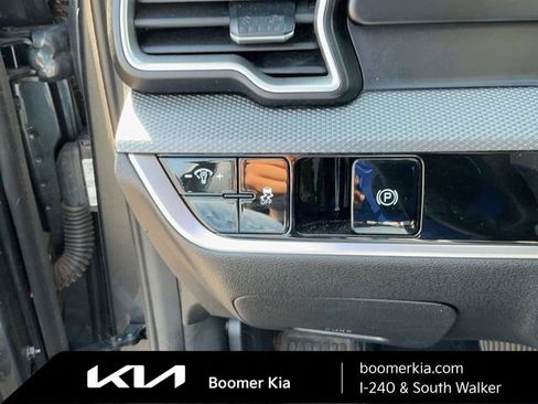 Used 2024 Kia Sportage LX FWD image 18