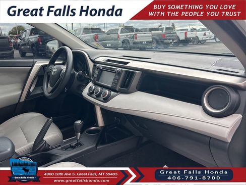 Used 2015 Toyota RAV4 LE FWD image 29