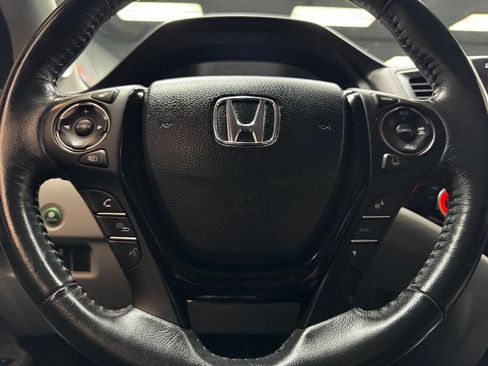 Used 2017 Honda Pilot Touring image 20