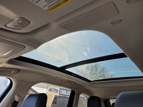 New 2026 Lincoln Nautilus Reserve AWD/4WD image 18
