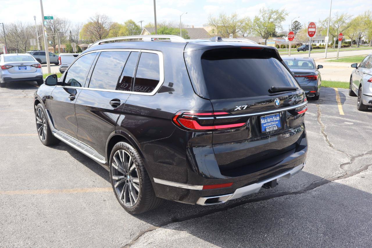 Used 2023 BMW X7 xDrive40i w/ Premium Package AWD/4WD image 4