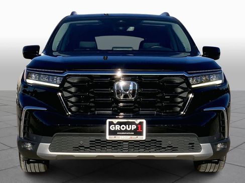 Used 2023 Honda Pilot Touring image 3