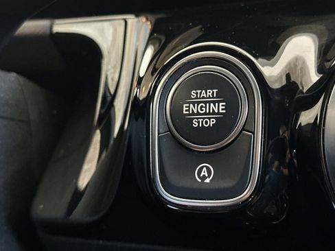 Certified 2022 Mercedes-Benz GLA 250 image 30