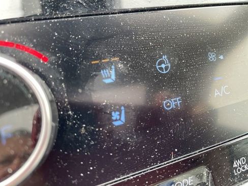Used 2025 Hyundai Santa Fe Calligraphy AWD/4WD image 3