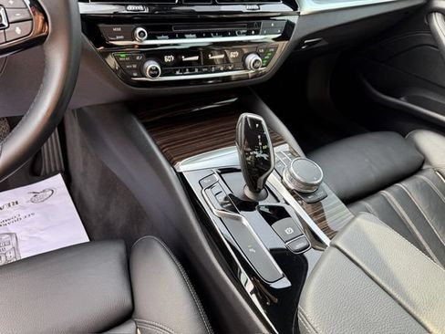 Used 2018 BMW 540i RWD image 24