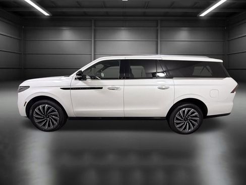 New 2025 Lincoln Navigator L Black Label image 2