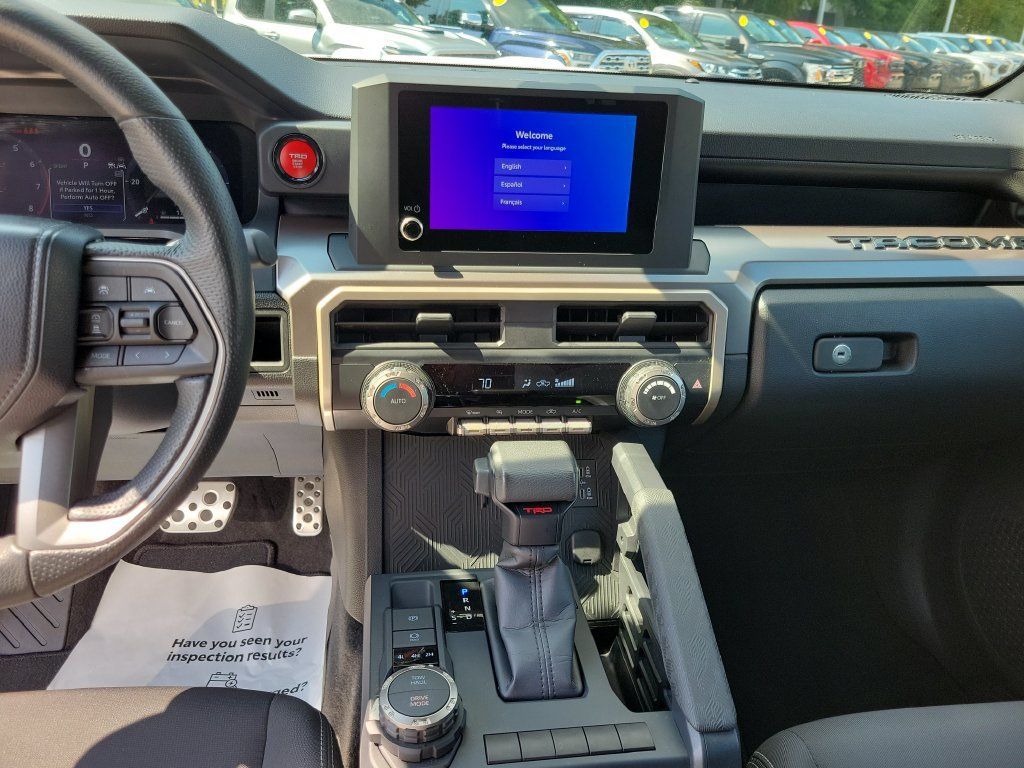 Used 2024 Toyota Tacoma TRD Sport AWD/4WD image 28