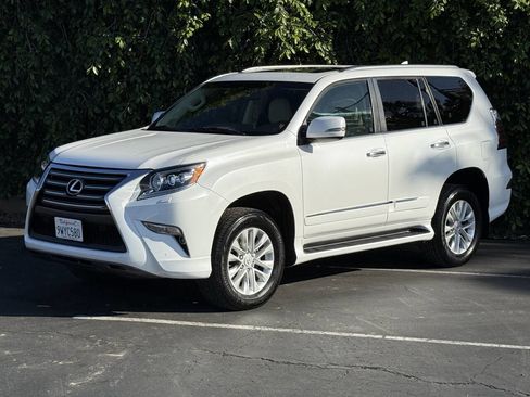Used 2019 Lexus GX 460 Premium w/ Premium Package image 4