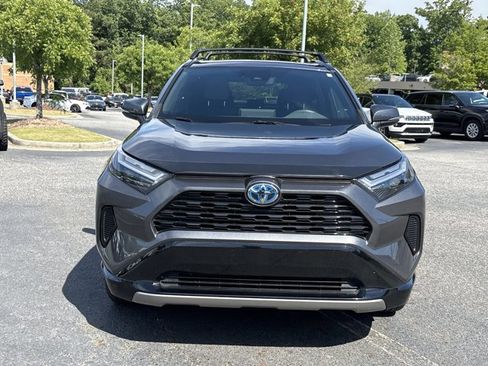 Used 2022 Toyota RAV4 SE w/ Convenience Package AWD/4WD image 2