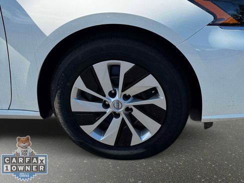 Used 2025 Nissan Altima 2.5 S FWD image 10
