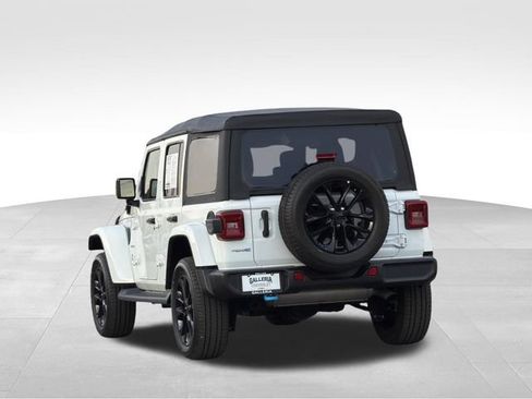 Used 2023 Jeep Wrangler Unlimited Sahara AWD/4WD image 5