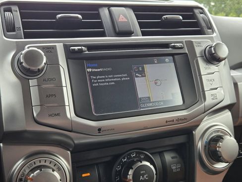 Used 2017 Toyota 4Runner 4WD image 17