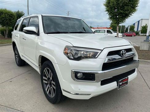 Used 2018 Toyota 4Runner Limited AWD/4WD image 12