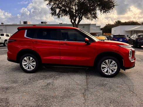 New 2026 Mitsubishi Outlander ES image 9