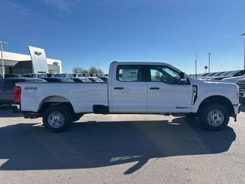 New 2026 Ford F250 XL w/ XL Chrome Package image 9