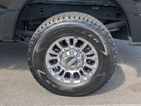 Certified 2022 Ford F250 XLT w/ XLT Premium Package image 8