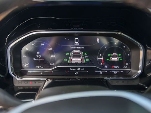 Used 2025 GMC Sierra 1500 SLT image 11