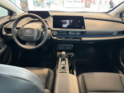 Used 2025 Toyota Prius XLE FWD image 26
