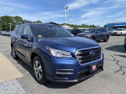 Used 2022 Subaru Ascent Premium w/ Convenience Package AWD/4WD image 2