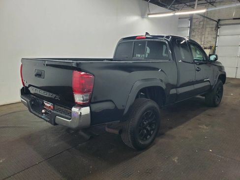 Used 2016 Toyota Tacoma SR5 AWD/4WD image 7