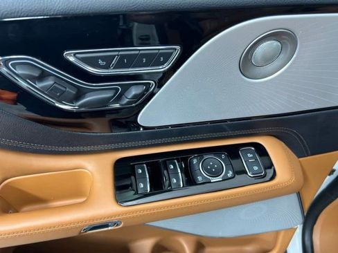 Used 2025 Lincoln Aviator Black Label AWD/4WD image 14
