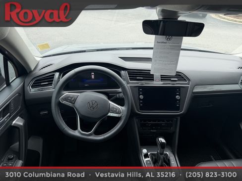 Certified 2023 Volkswagen Tiguan SE FWD image 17