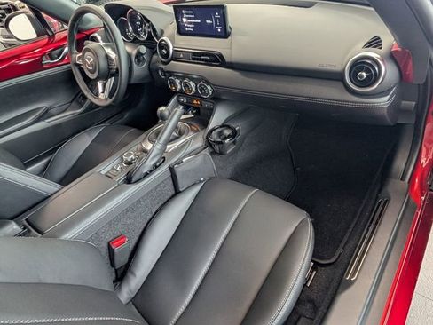 Used 2025 MAZDA MX-5 Miata RF Grand Touring image 12