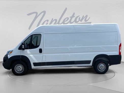 Used 2025 RAM ProMaster 2500 w/ Convenience Group FWD image 6