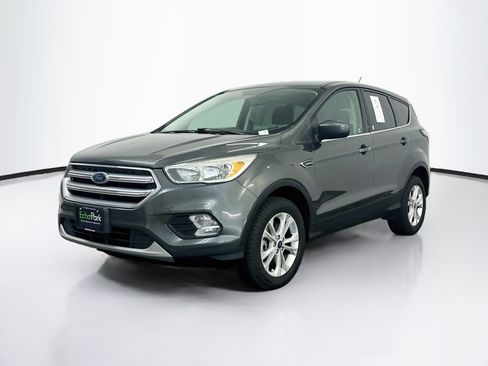 Used 2017 Ford Escape SE AWD/4WD image 3