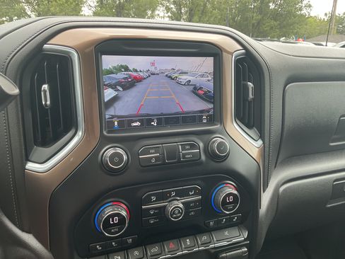 Used 2021 Chevrolet Silverado 1500 High Country w/ Safety Package II AWD/4WD image 18