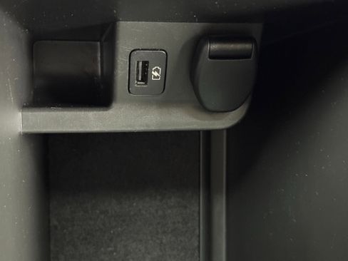 Used 2019 Nissan Rogue S image 28