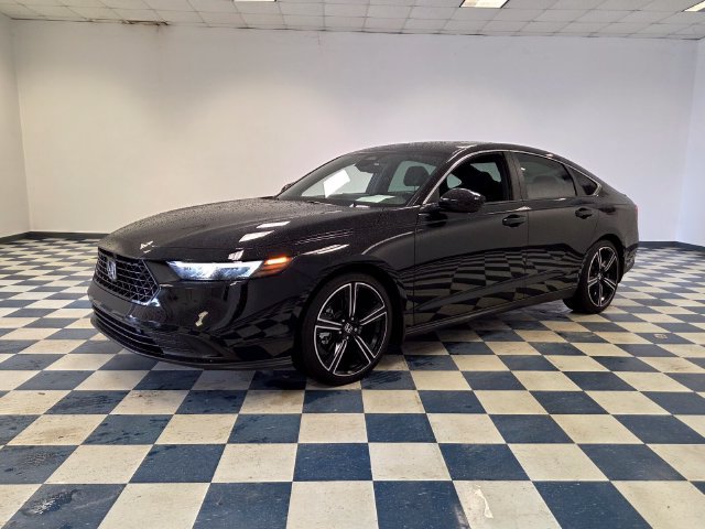 Used 2025 Honda Accord Sport image 3