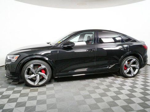 Used 2024 Audi SQ8 e-tron Premium Plus w/ Black Optic Package AWD/4WD image 33