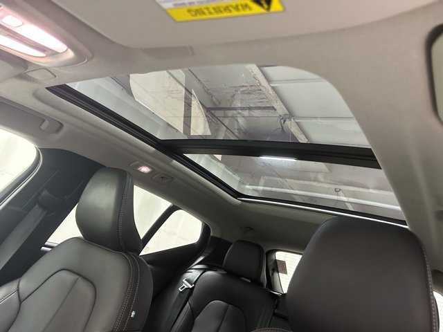 Certified 2025 Volvo XC40 B5 Plus AWD/4WD image 20