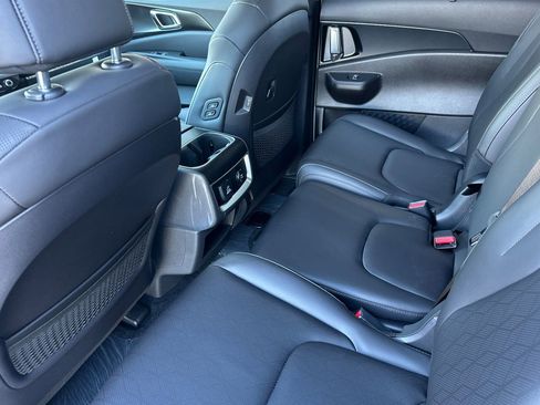 New 2026 Kia Carnival SX image 12