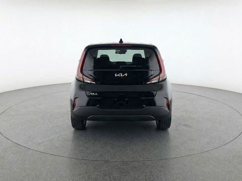 Used 2025 Kia Soul LX w/ LX Technology Package FWD image 7