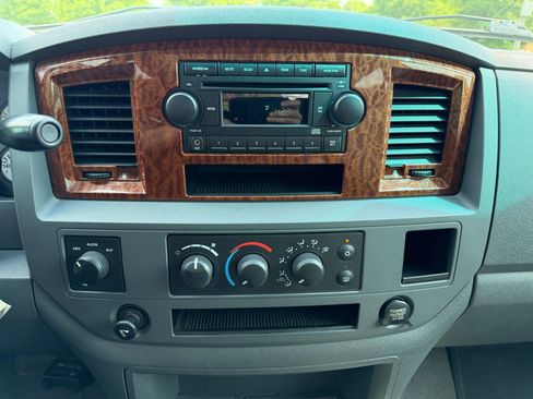 Used 2006 Dodge Ram 2500 Truck SLT AWD/4WD image 29