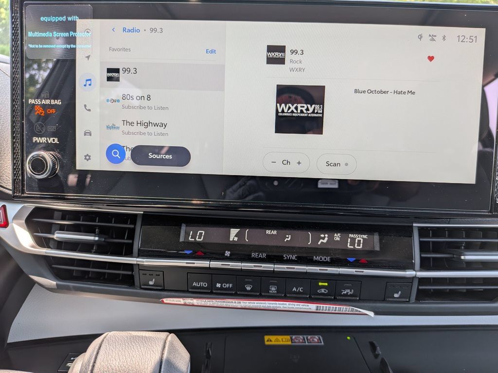 Used 2025 Toyota Sienna XLE w/ XLE Plus Package FWD image 19