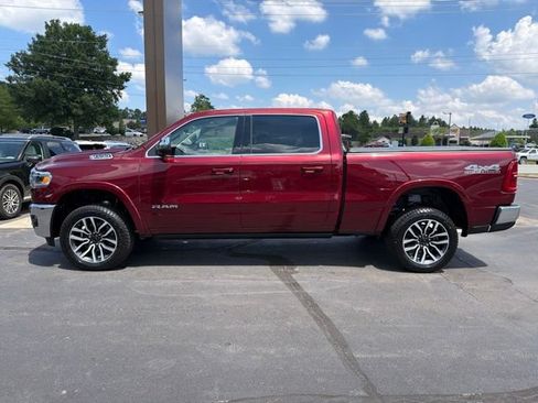 Used 2025 RAM 1500 Limited w/ Off Road Group AWD/4WD image 5