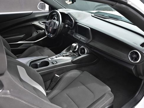 Used 2020 Chevrolet Camaro LT RWD image 15