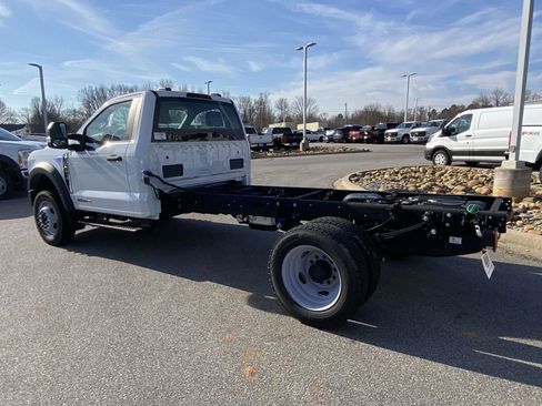 New 2025 Ford F450 XL image 4