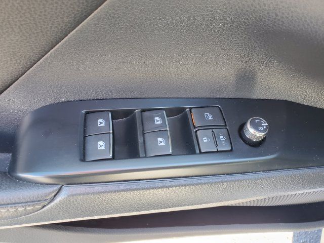 Certified 2019 Toyota Camry XSE FWD image 13