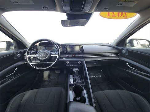 Used 2021 Hyundai Elantra SEL w/ Convenience Package image 19