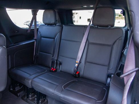 Used 2021 GMC Yukon XL Denali w/ Denali Premium Package AWD/4WD image 29