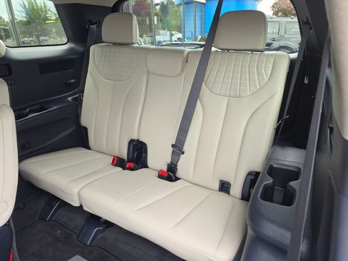 Used 2023 Hyundai Palisade Limited AWD/4WD image 19