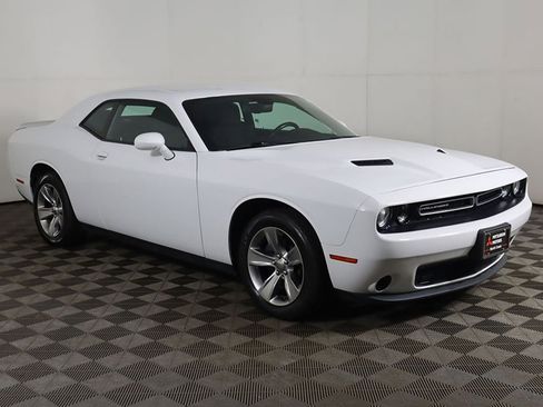 Used 2019 Dodge Challenger SXT image 37