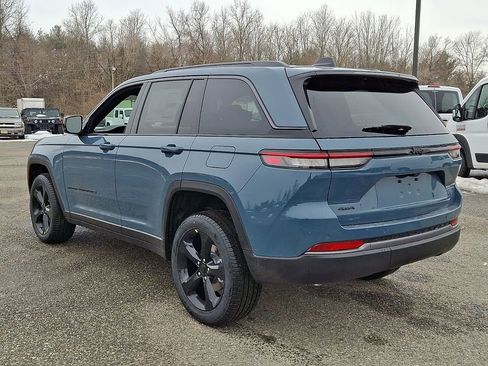 New 2026 Jeep Grand Cherokee Limited w/ Limited Altitude Package AWD/4WD image 6