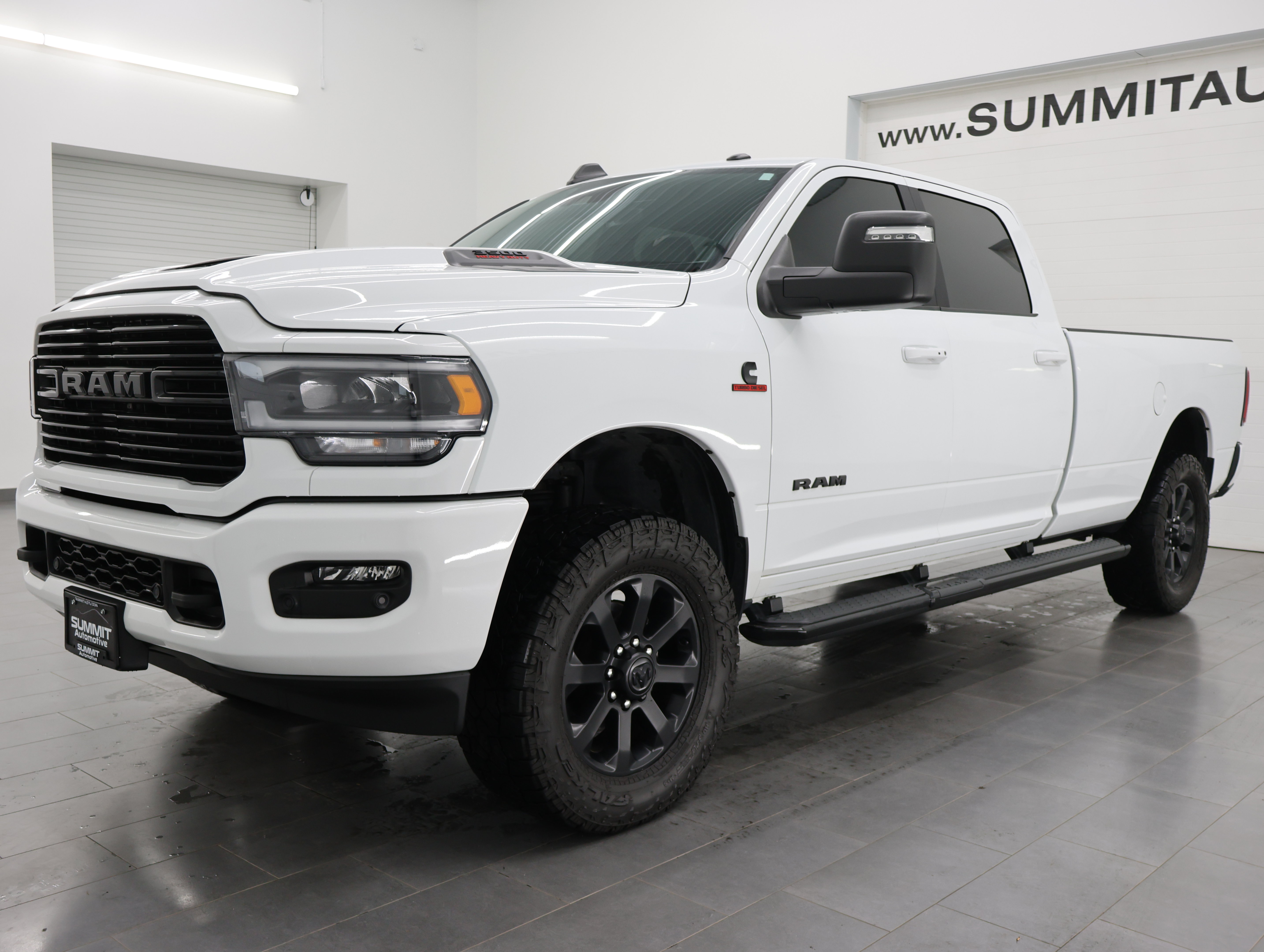 Used 2023 RAM 3500 Laramie w/ Night Edition AWD/4WD image 7
