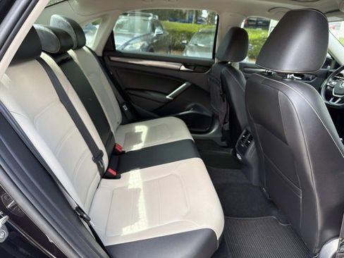 Used 2020 Volkswagen Passat 2.0T R-Line image 20