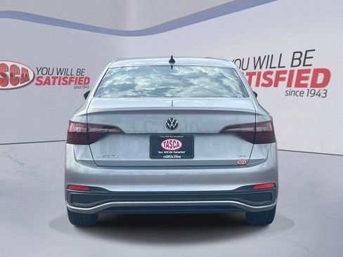 Used 2023 Volkswagen Jetta SE FWD image 7